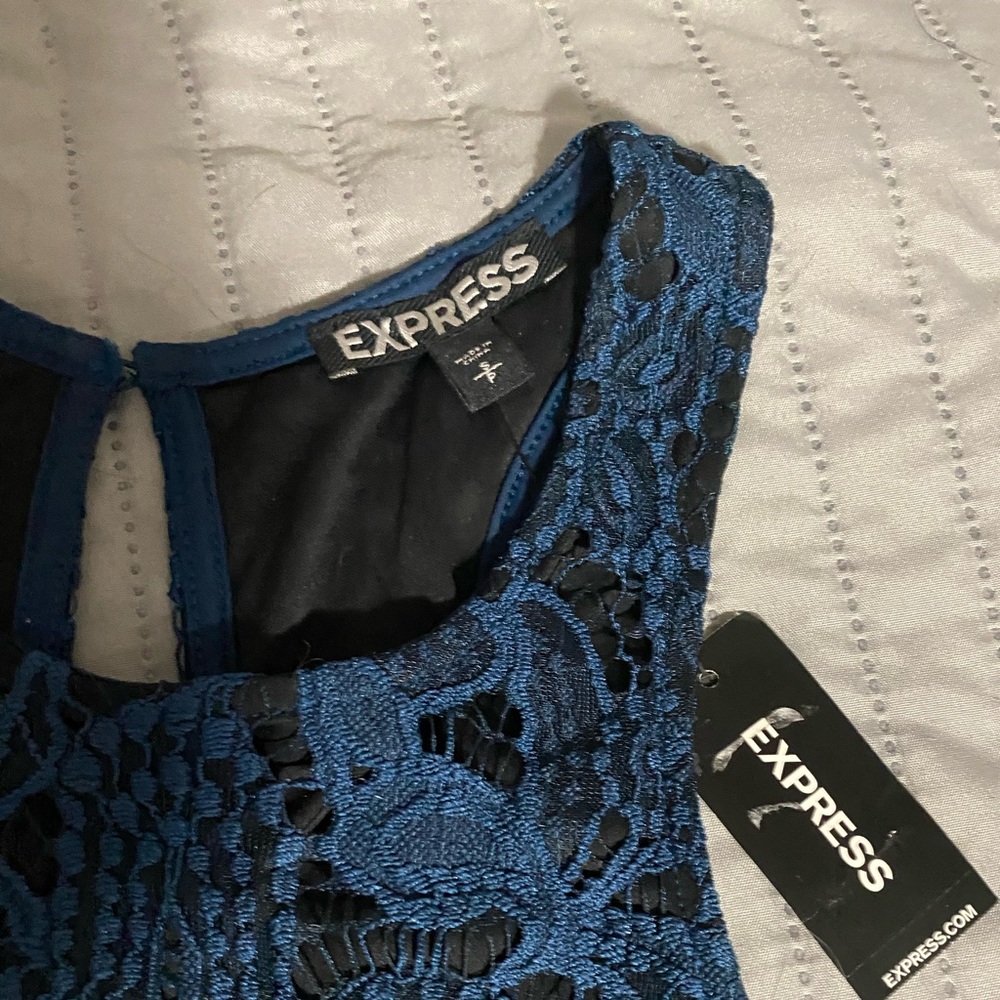 Express dress - Picture 2 of 2